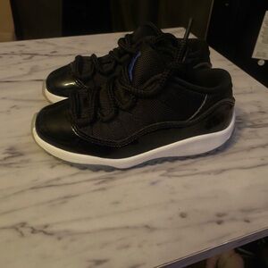 Jordan 11 no box sz 10 c pre-love